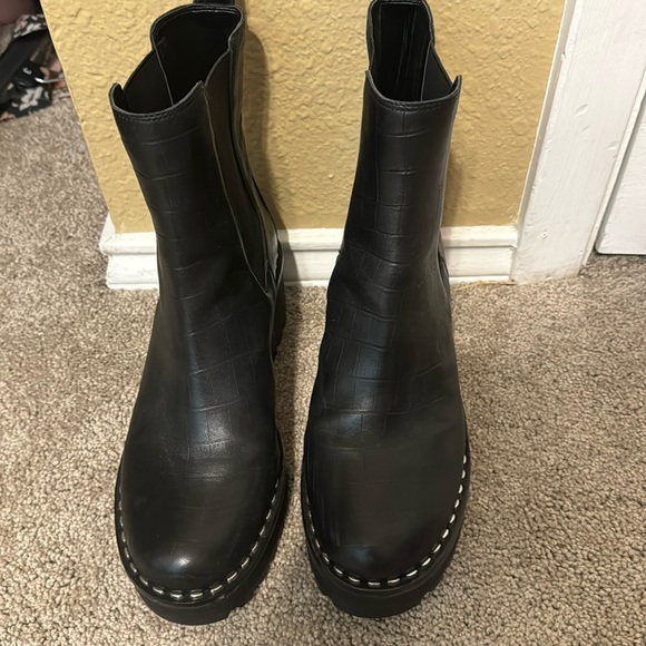 Vince Camuto black boot - Picture 2 of 4